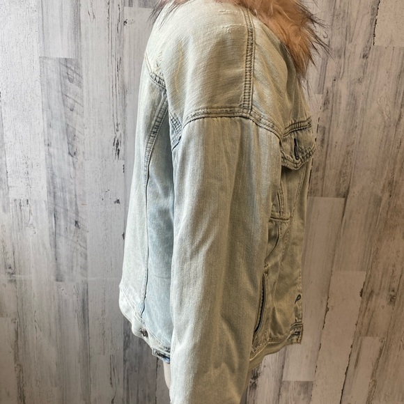 Denim jacket by “American eagle outfitters” size medium - Picture 5 of 6